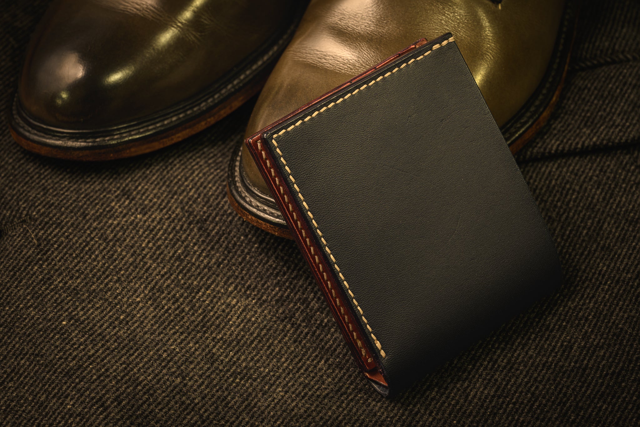 Classic billfold mens wallet