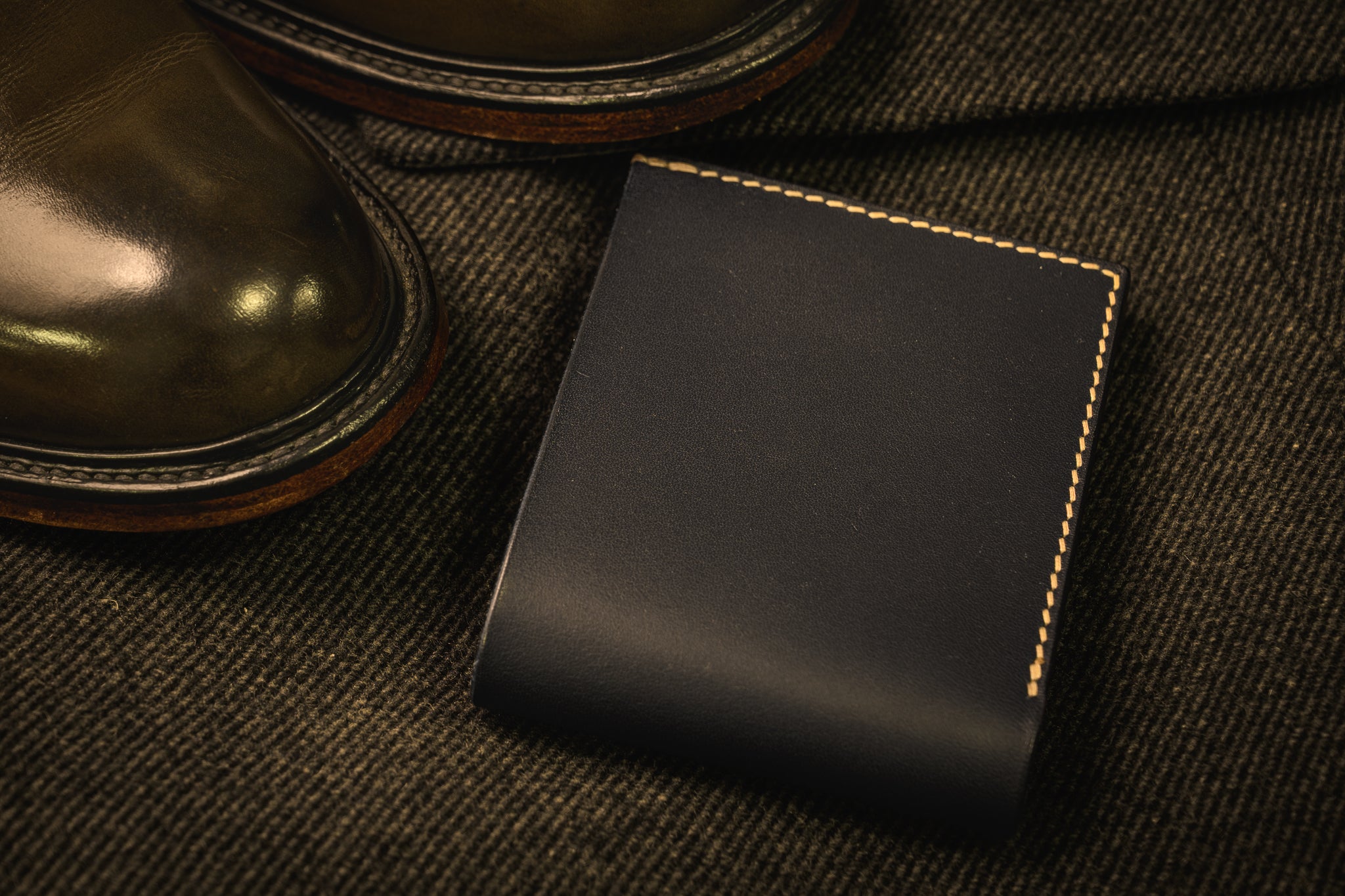 Classic billfold mens wallet