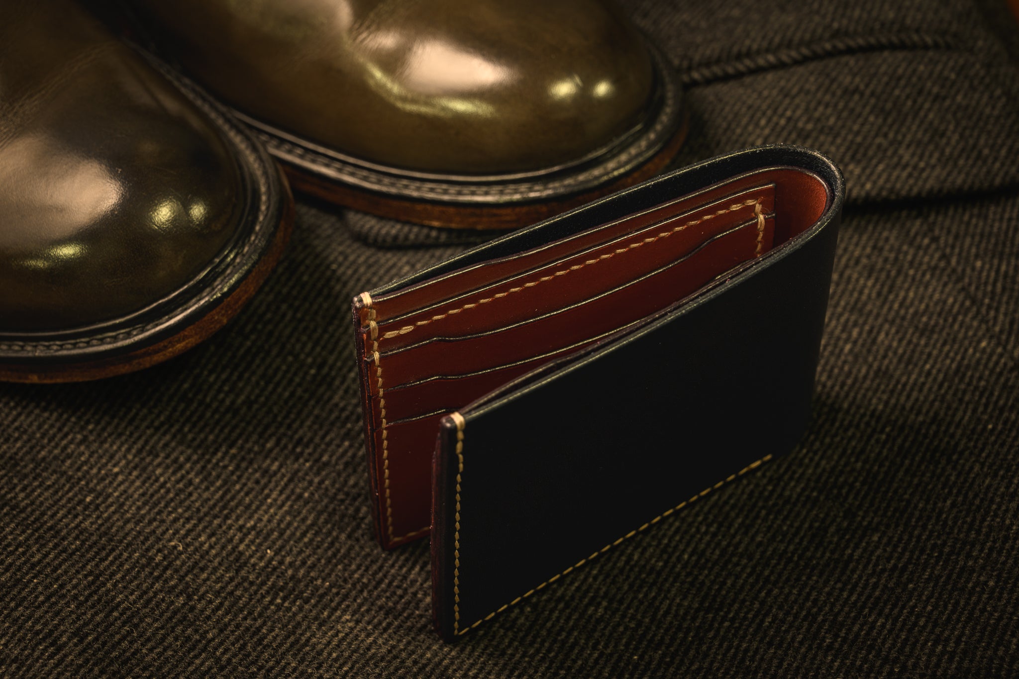Classic billfold mens wallet