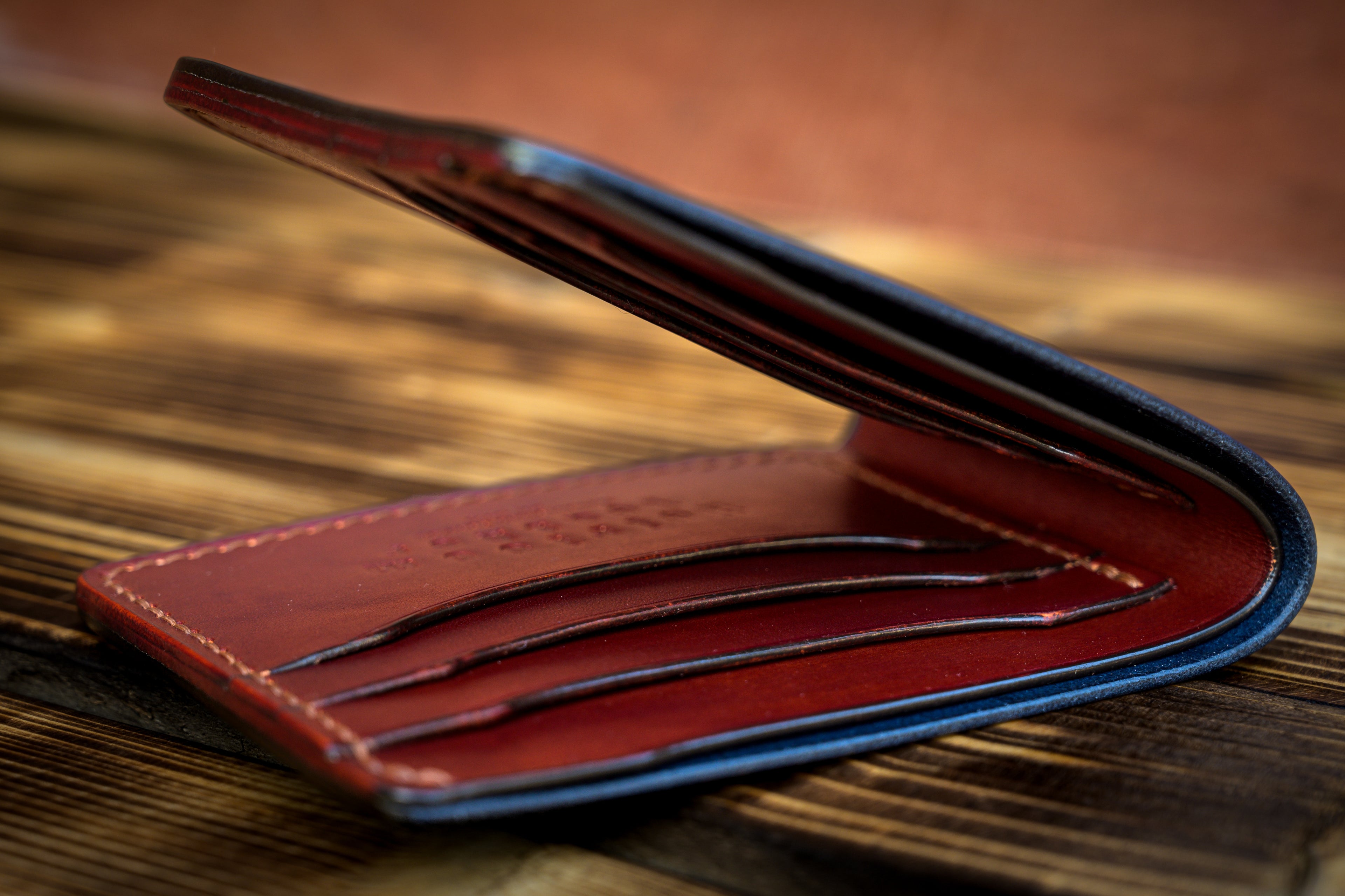 Luxury classic billfold wallet