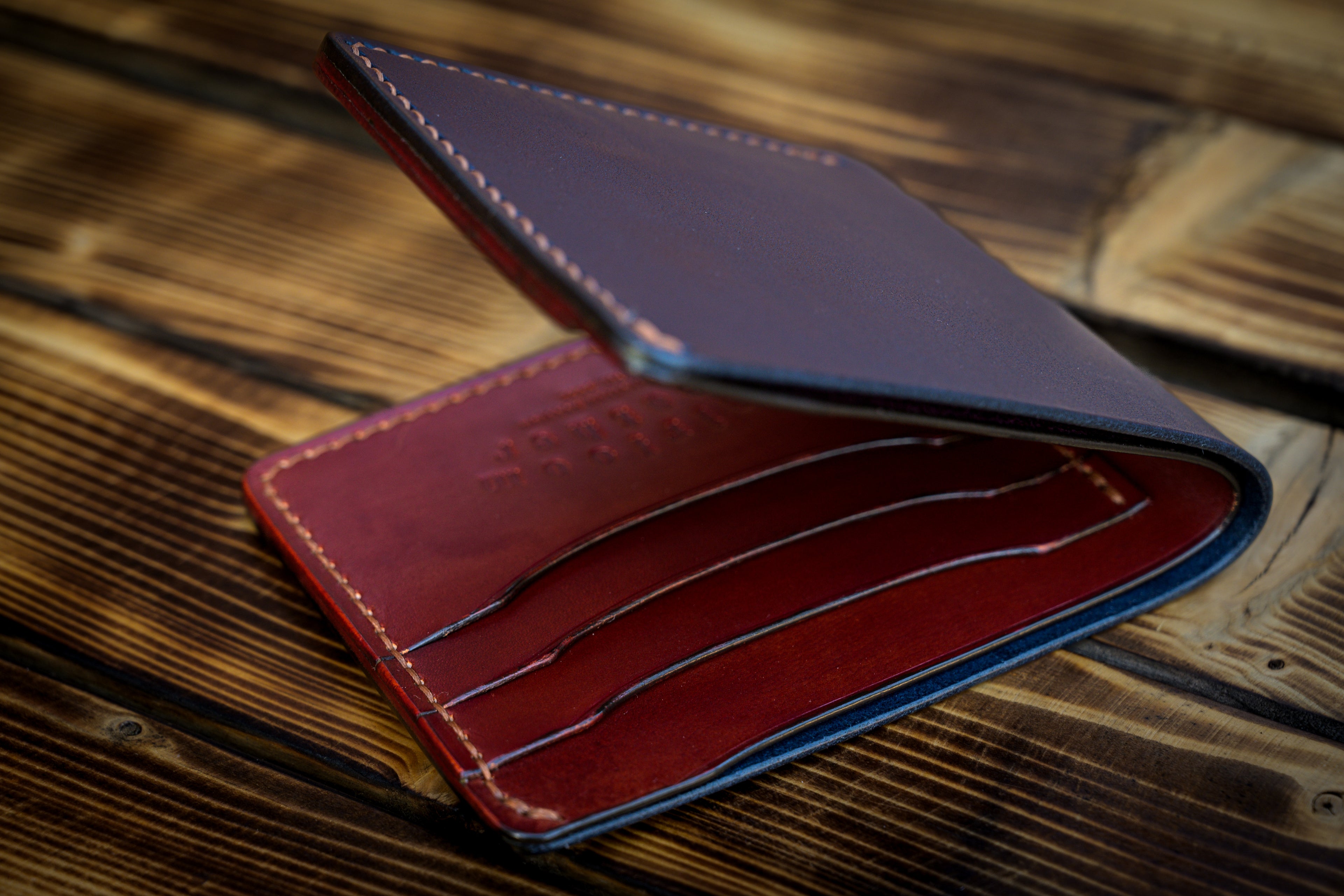 Luxury classic billfold wallet