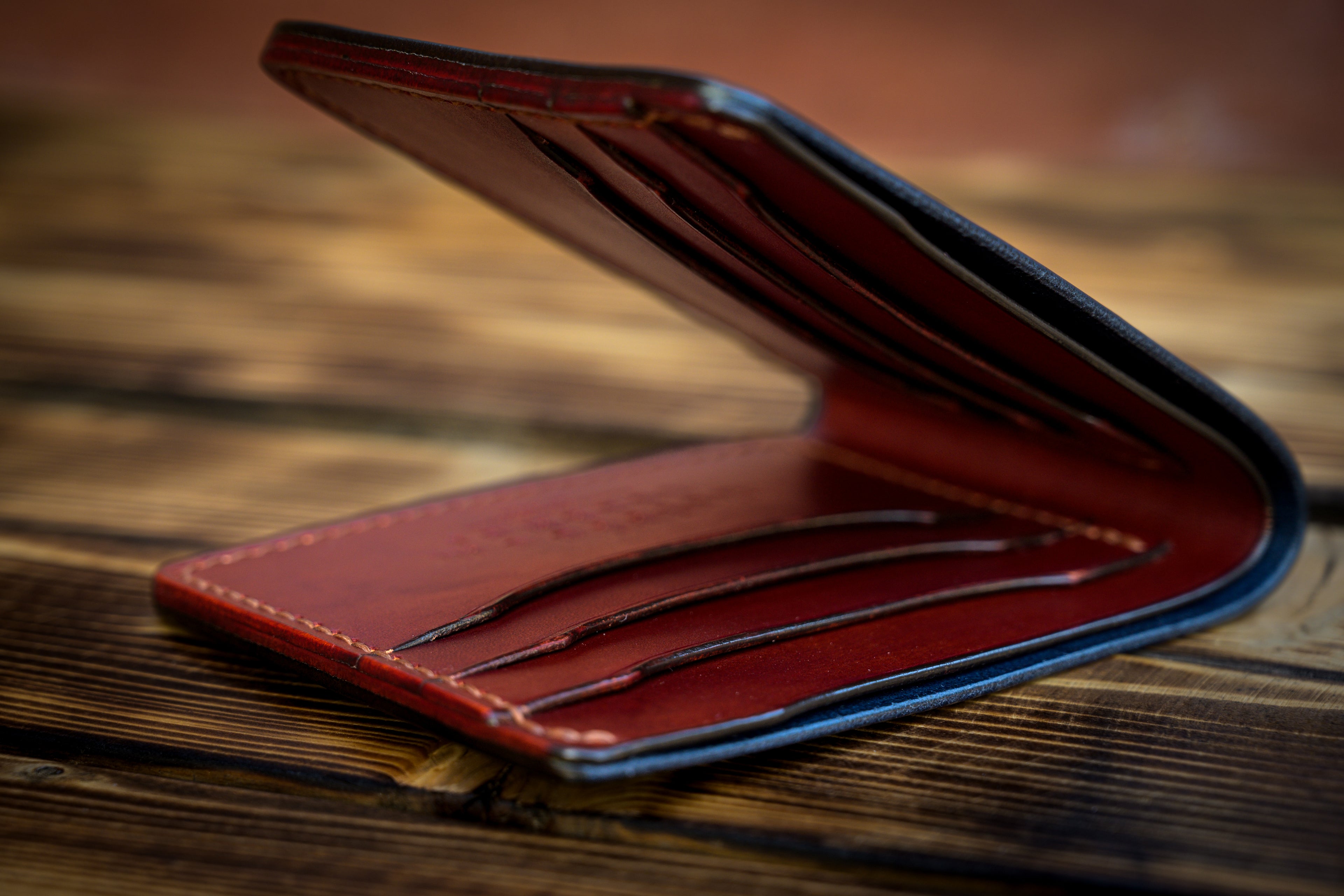 Luxury classic billfold wallet