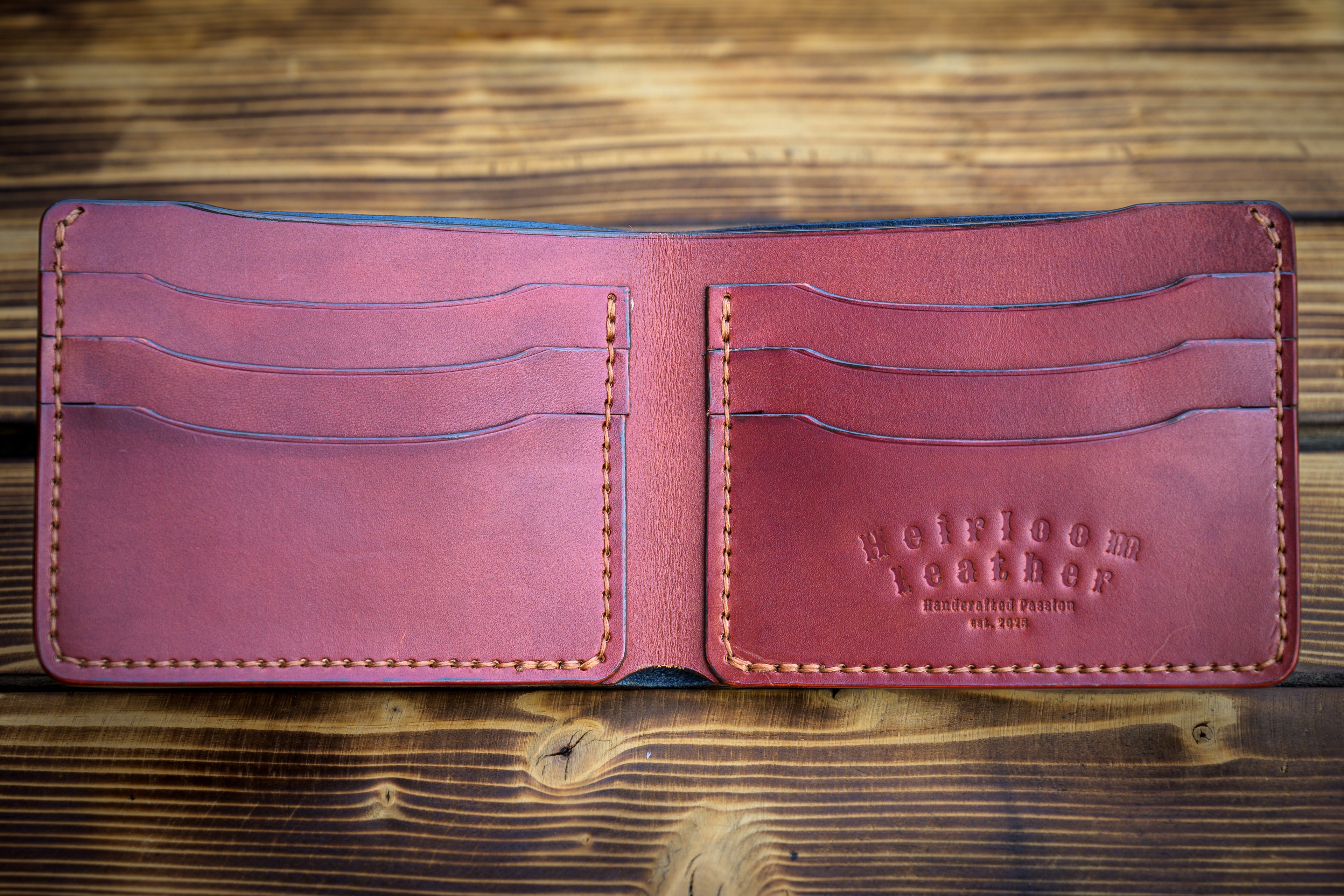 Luxury classic billfold wallet