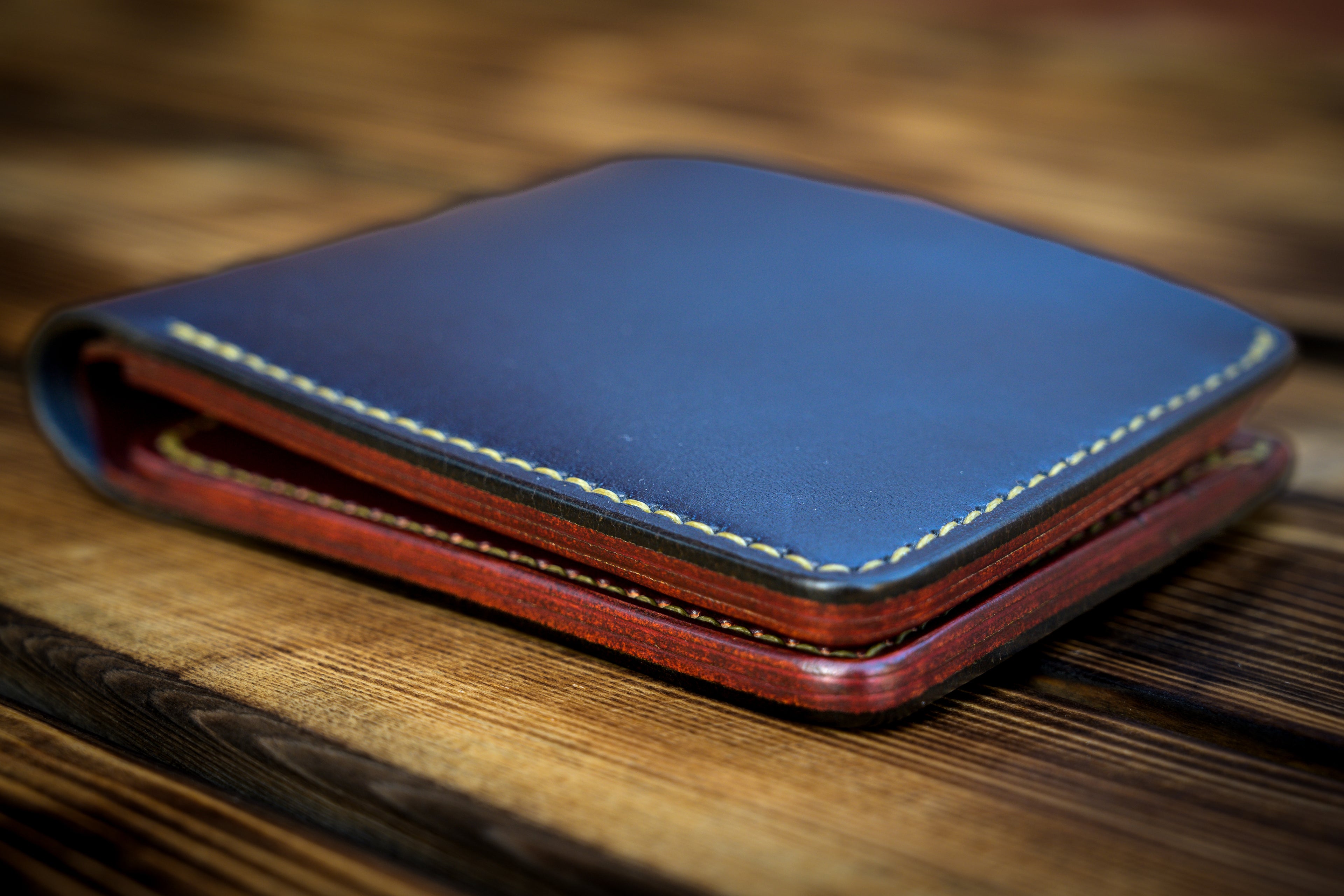 Classic billfold mens wallet