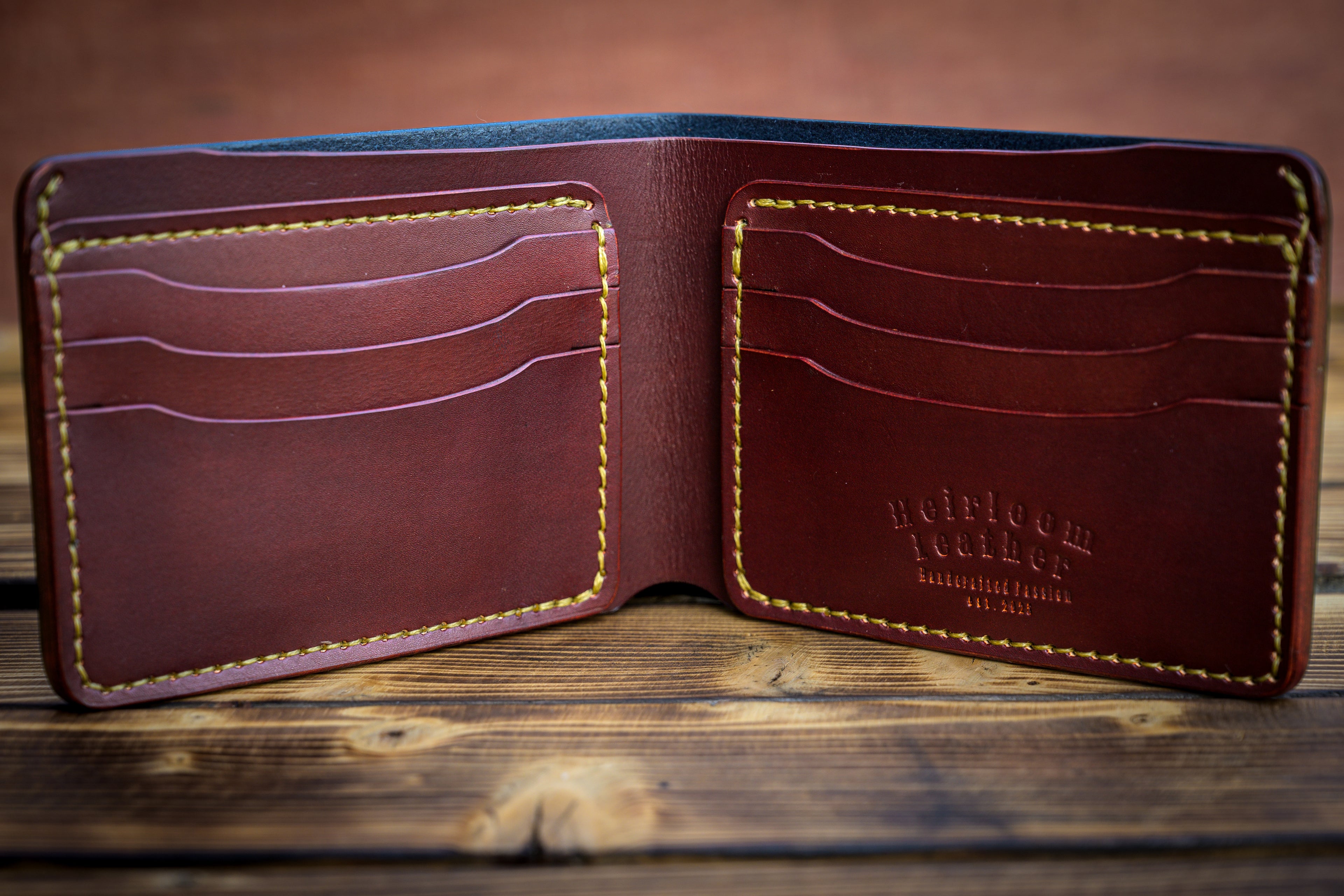 Classic billfold mens wallet