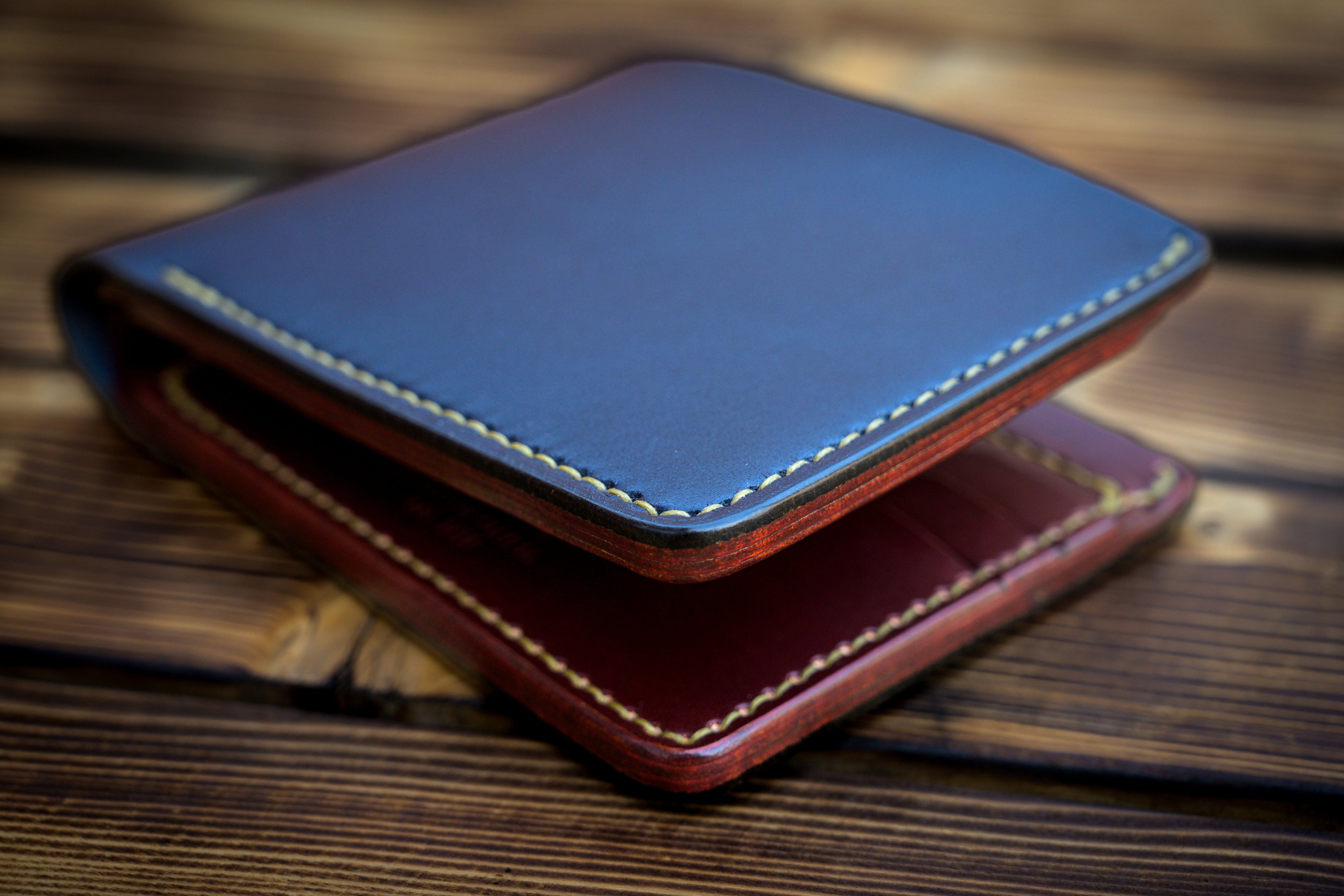 Classic billfold mens wallet