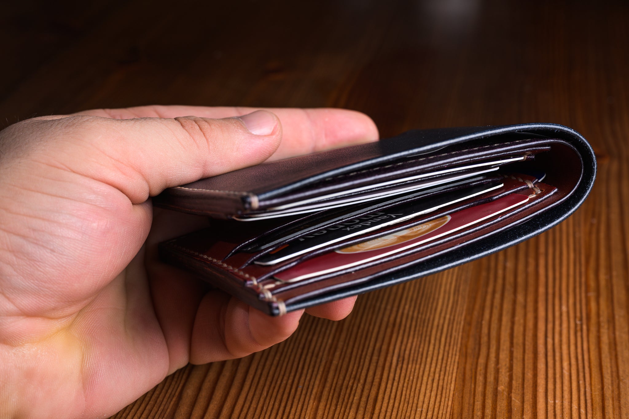 Classic billfold mens wallet