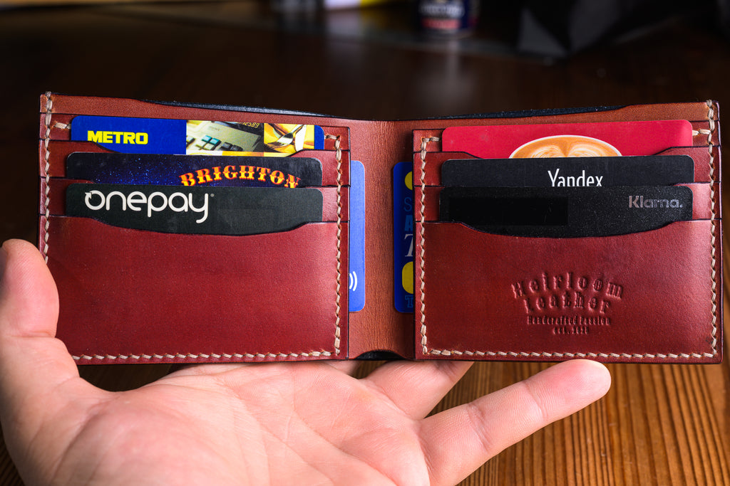 Classic billfold mens wallet