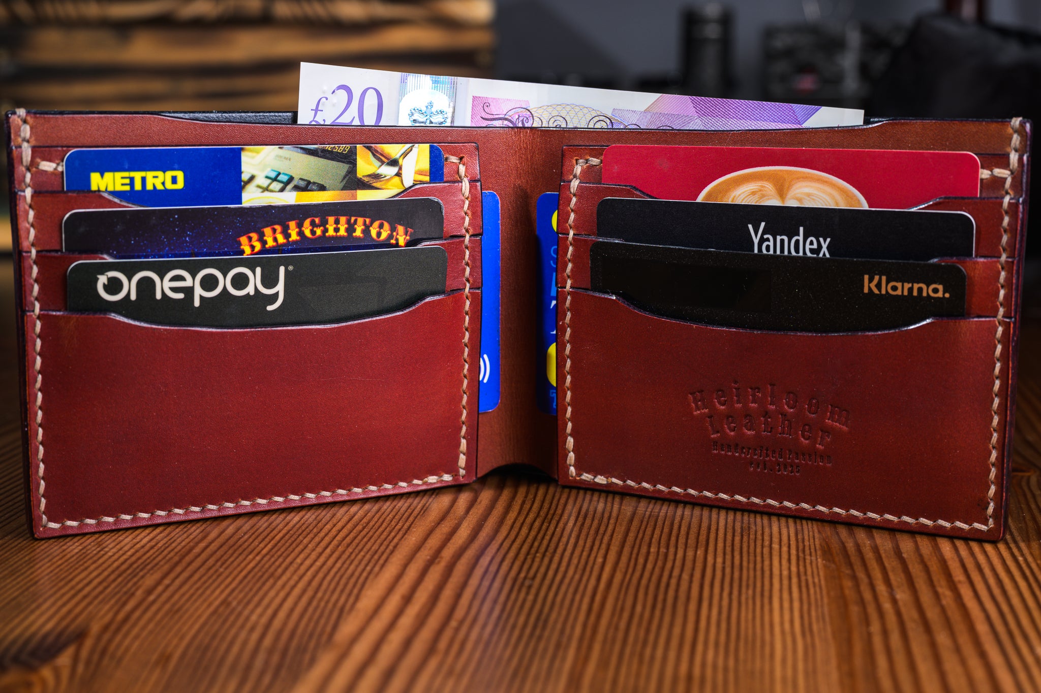 Classic billfold mens wallet